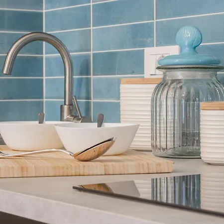 H11 La - Spiagge Апартаменты *